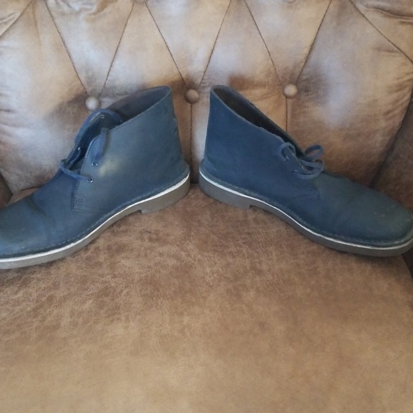 Mens sz 8.5 Clark chukka boots main image 4